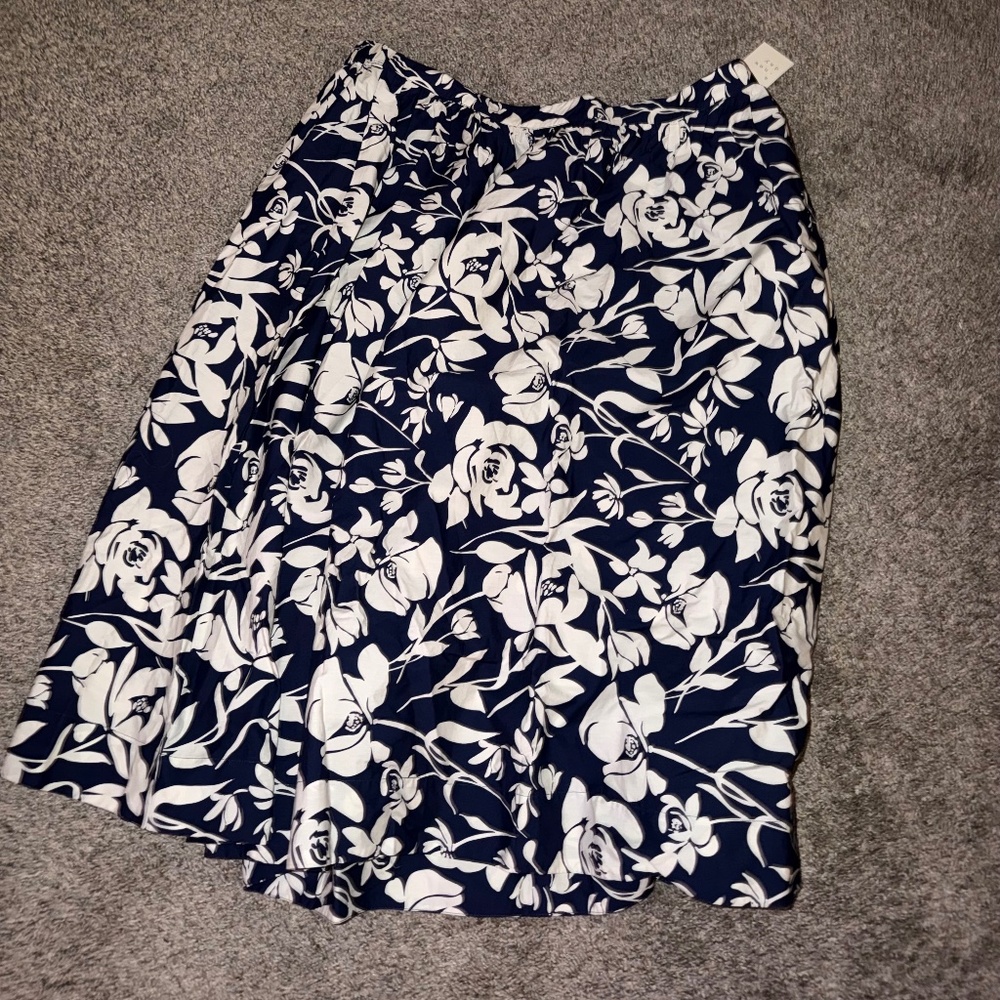 Women’s Midi floral skirt